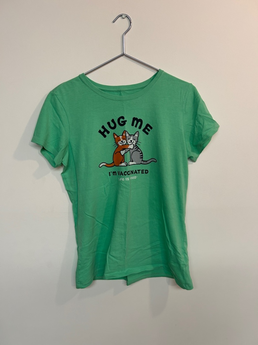 Life Is Good Green 'Hug Me' Cat Graphic Tee - Picture 1 of 5